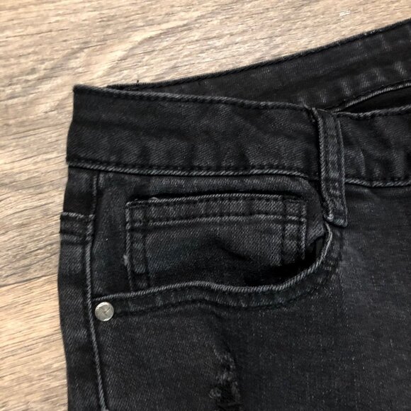 Candie's Black Distressed Bermuda Jean Shorts Size 11 - Picture 7 of 7